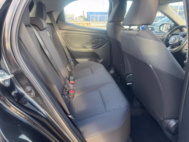 TOYOTA Yaris 1.0 trend