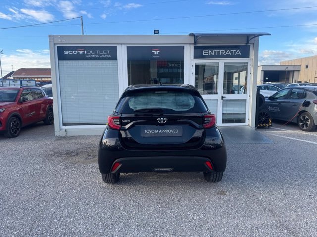 TOYOTA Yaris 1.0 trend