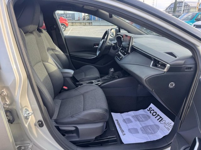 TOYOTA Corolla 1.8h style cvt