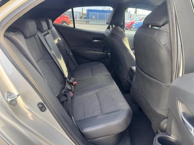 TOYOTA Corolla 1.8h style cvt