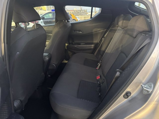 TOYOTA C-hr 1.8h business e-cvt