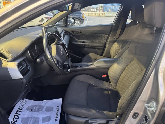 TOYOTA C-hr 1.8h business e-cvt