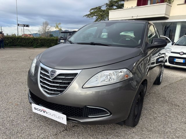 LANCIA Ypsilon 1.2 8v silver c/clima 69cv