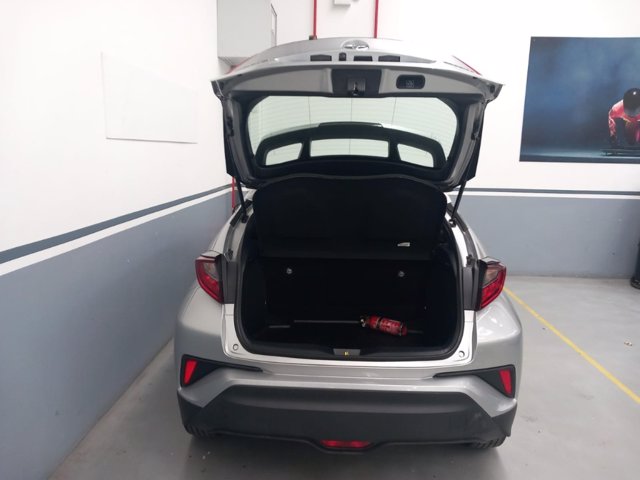 TOYOTA C-hr 1.8h active e-cvt