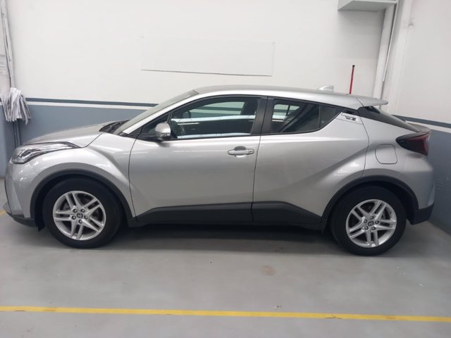 TOYOTA C-hr 1.8h active e-cvt