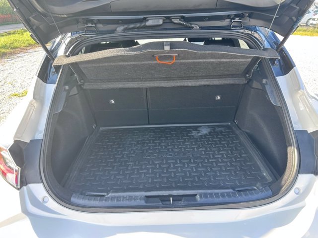 TOYOTA Corolla 2.0 Hybrid Lounge