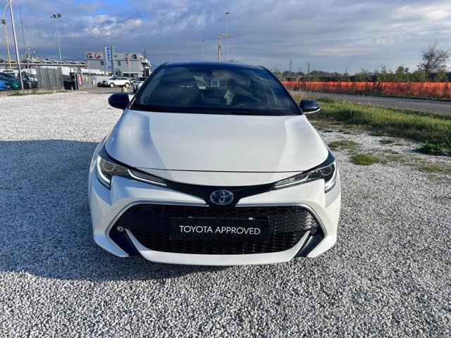 TOYOTA Corolla 2.0 Hybrid Lounge