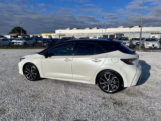 TOYOTA Corolla 2.0 Hybrid Lounge