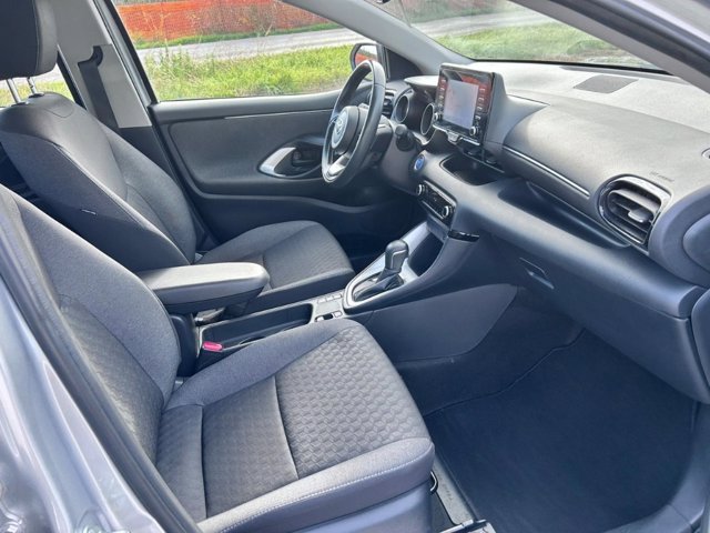 TOYOTA Yaris 1.5h trend