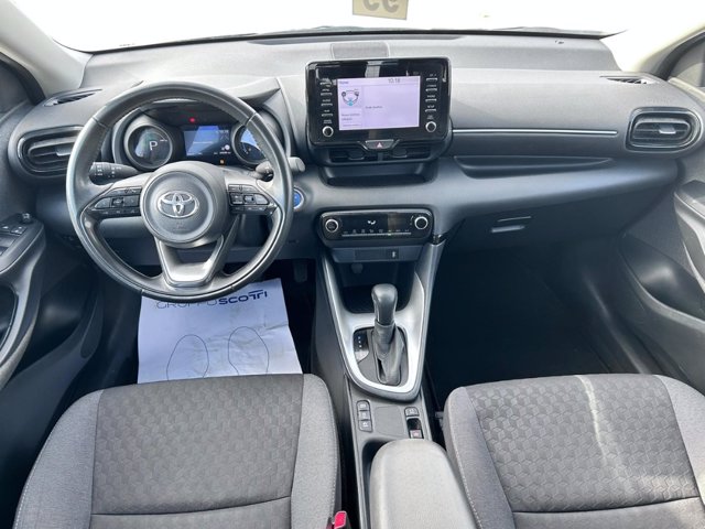 TOYOTA Yaris 1.5h trend
