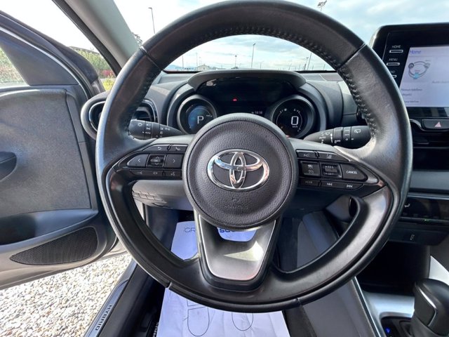 TOYOTA Yaris 1.5h trend