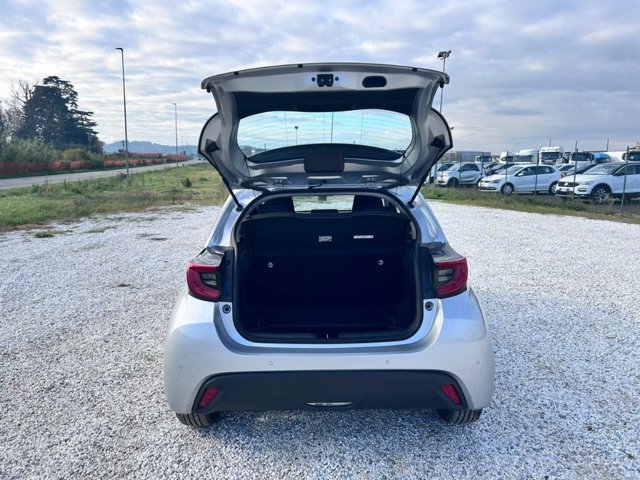 TOYOTA Yaris 1.5h trend