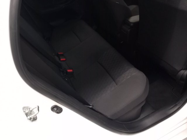 TOYOTA Yaris 1.5h active