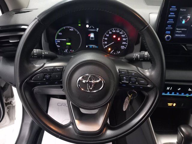 TOYOTA Yaris 1.5h active