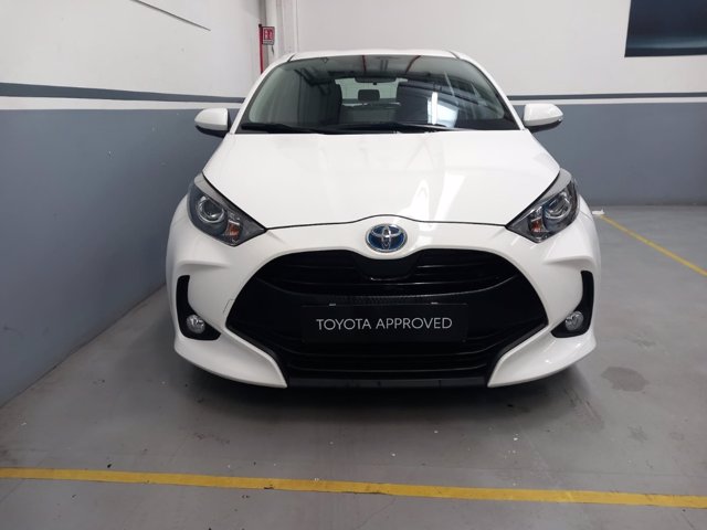 TOYOTA Yaris 1.5h active