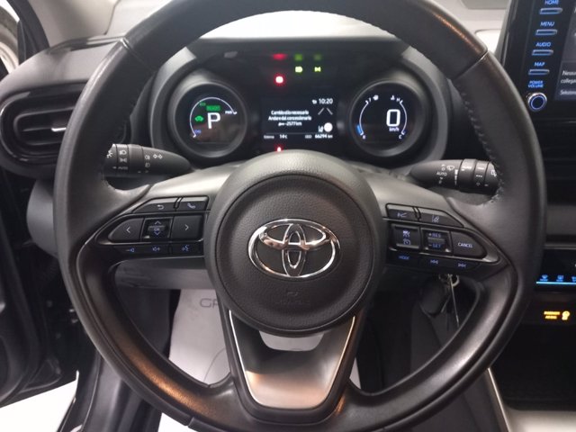 TOYOTA Yaris 1.5h trend