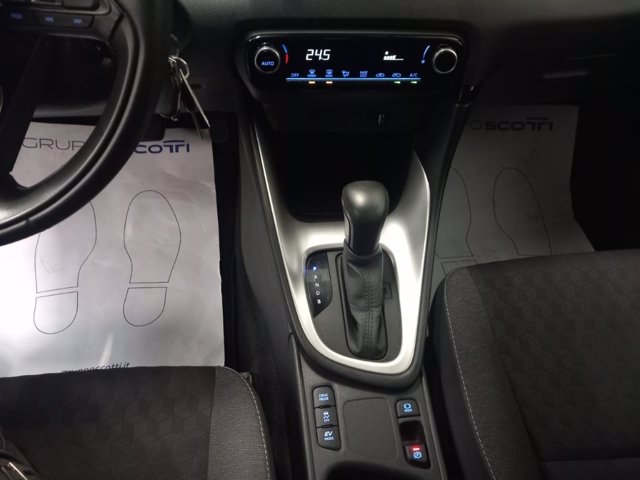 TOYOTA Yaris 1.5h trend