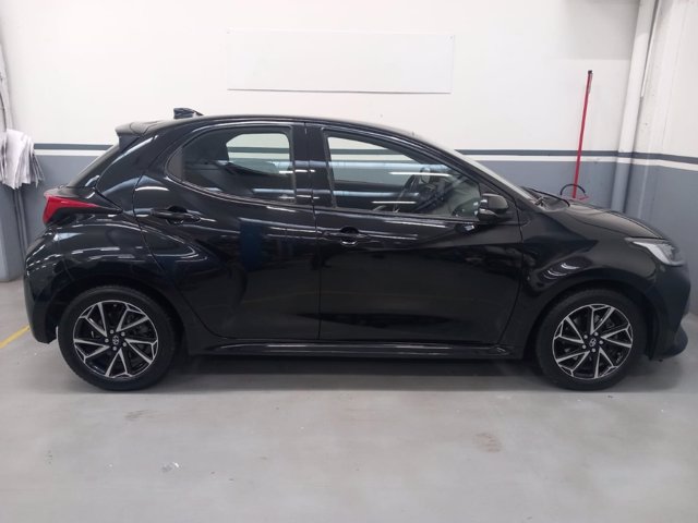 TOYOTA Yaris 1.5h trend
