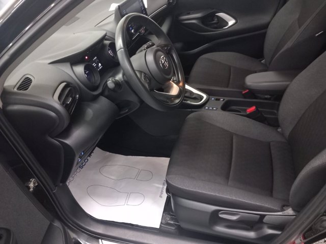 TOYOTA Yaris 1.5h trend