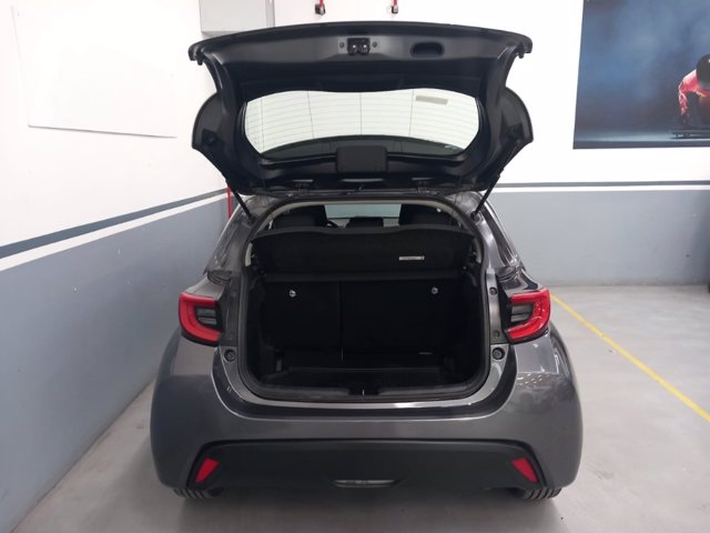 TOYOTA Yaris 1.5h trend