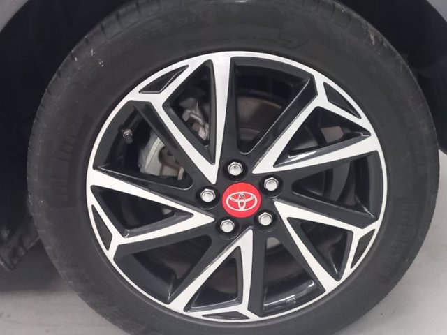 TOYOTA Yaris 1.5h trend