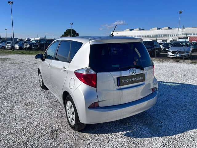 TOYOTA Verso-s 1.3 active (mt)