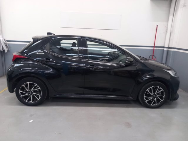 TOYOTA Yaris 1.5h trend