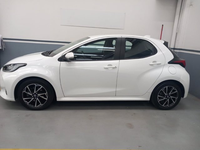 TOYOTA Yaris 1.5h trend