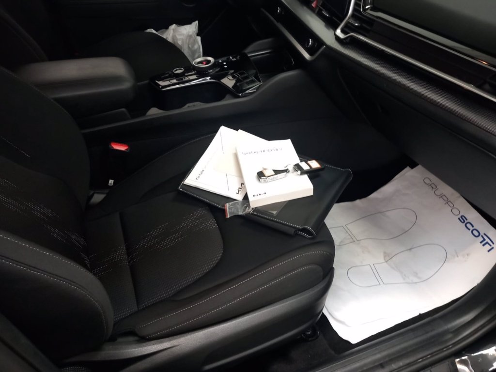 KIA Sportage 1.6 tgdi hev style auto