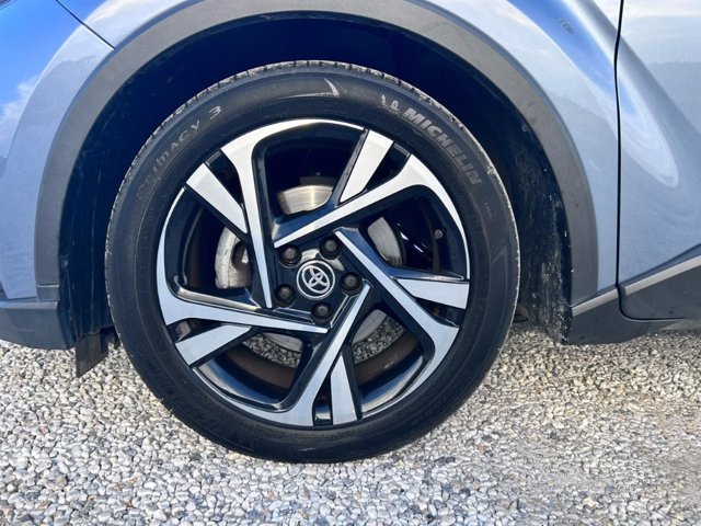 TOYOTA C-hr 1.8h trend e-cvt