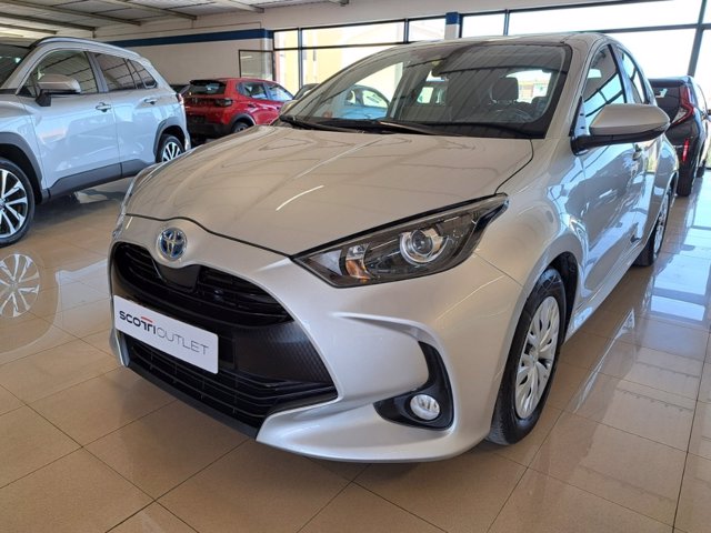 TOYOTA Yaris 1.5h active