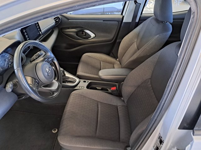 TOYOTA Yaris 1.5h active