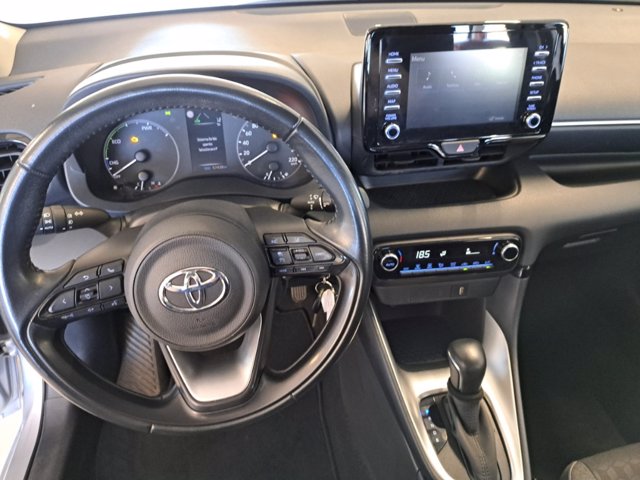 TOYOTA Yaris 1.5h active