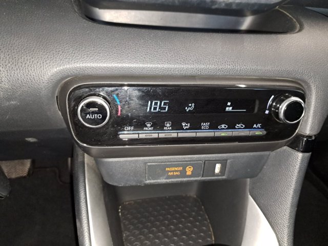 TOYOTA Yaris 1.5h active