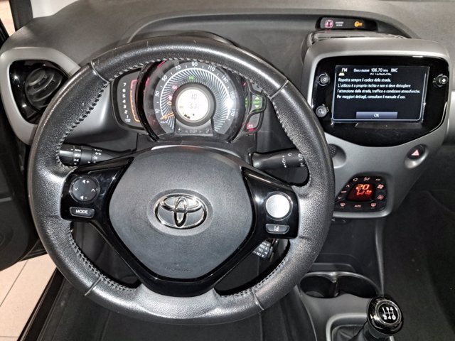 TOYOTA Aygo Connect 1.0 VVT-i 72 CV 5 porte x-play