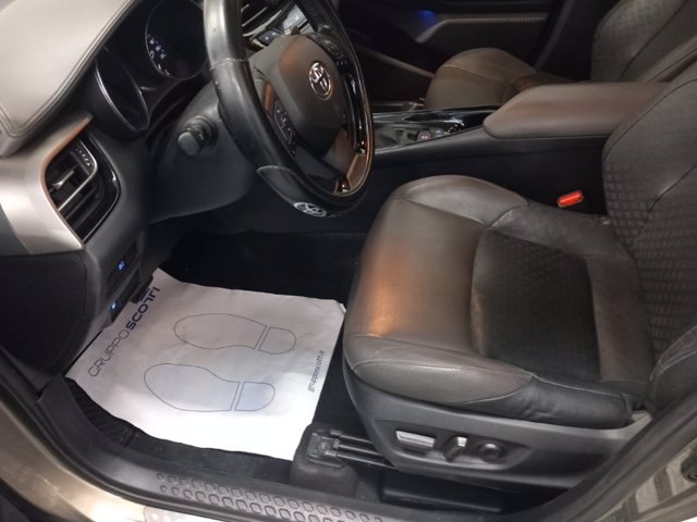 TOYOTA C-HR 2.0 Hybrid E-CVT Lounge