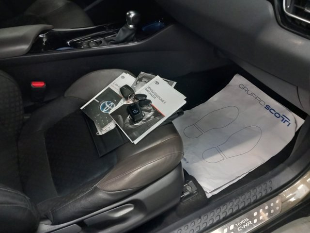 TOYOTA C-HR 2.0 Hybrid E-CVT Lounge