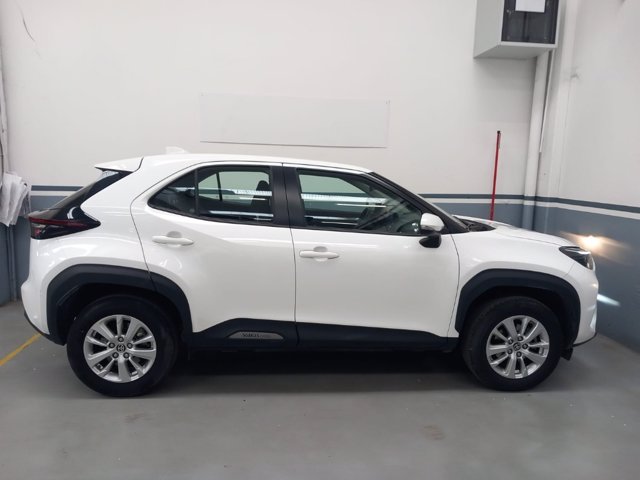 TOYOTA Yaris cross 1.5h active fwd 116cv e-cvt