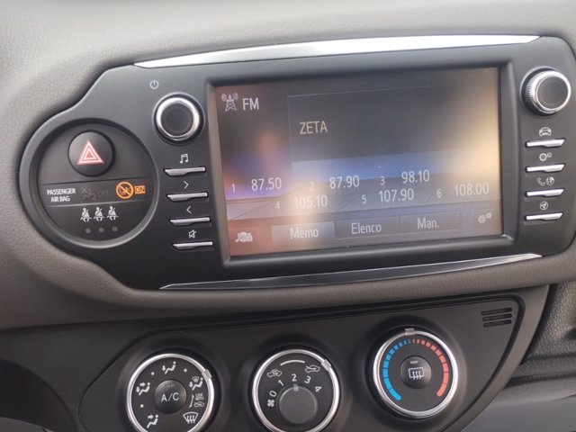 TOYOTA Yaris 5p 1.0 active my18