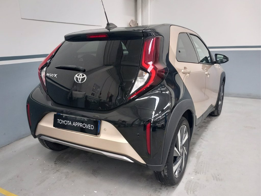 TOYOTA Aygo x 1.0 lounge 72cv s-cvt