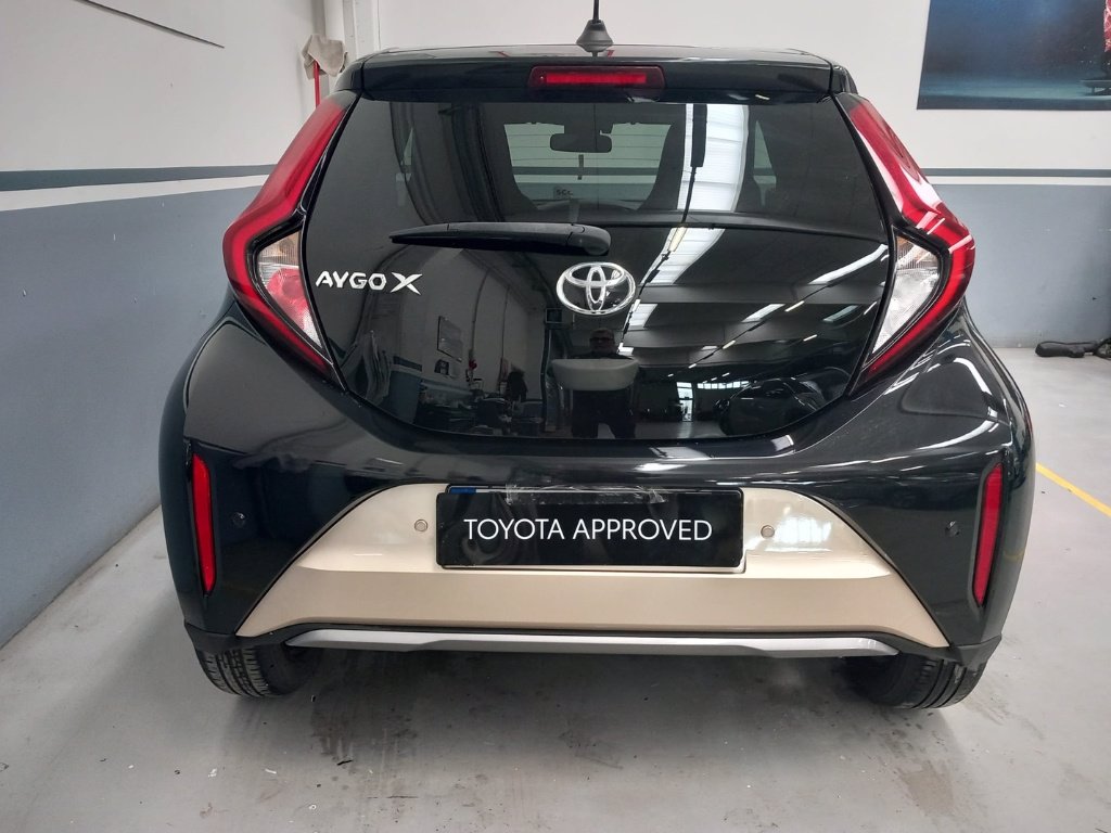 TOYOTA Aygo x 1.0 lounge 72cv s-cvt