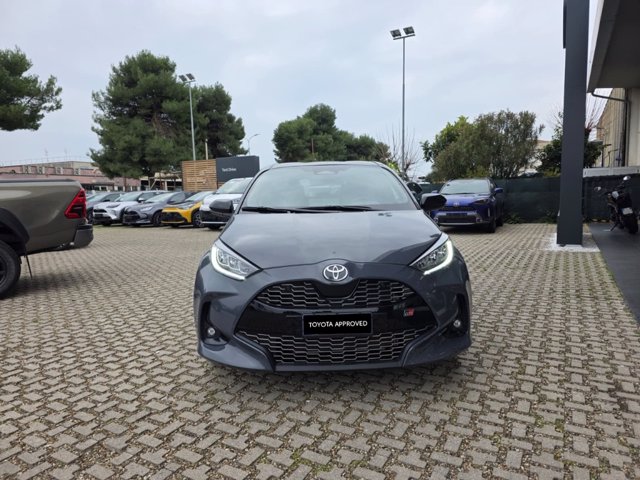 TOYOTA Yaris 1.5h 130 gr sport