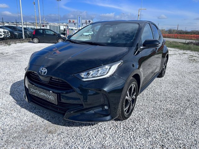 TOYOTA Yaris 1.5h trend