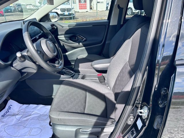 TOYOTA Yaris 1.5h trend