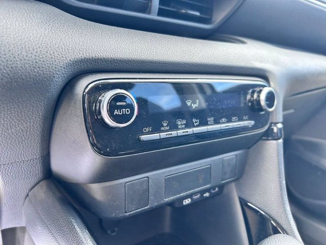 TOYOTA Yaris 1.5h trend