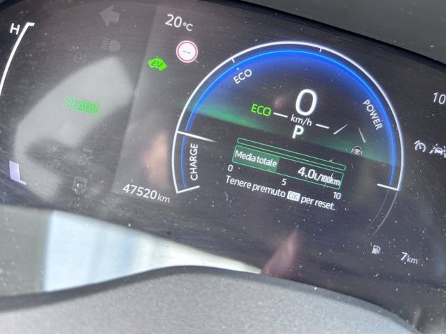 TOYOTA Yaris 1.5h trend