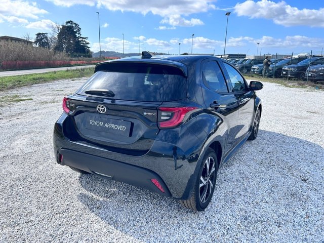 TOYOTA Yaris 1.5h trend