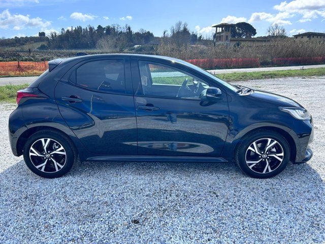 TOYOTA Yaris 1.5h trend