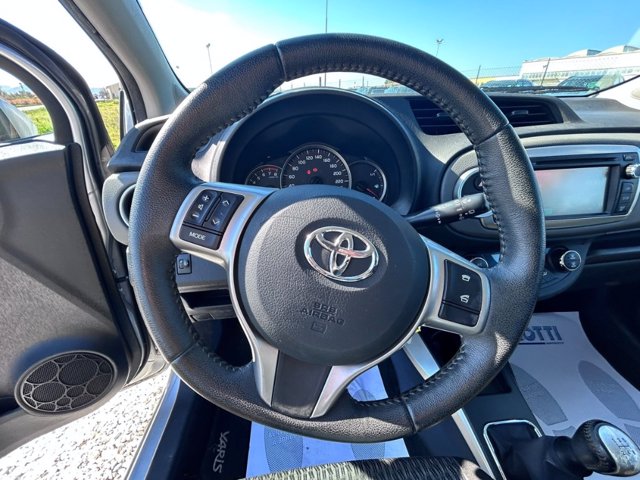 TOYOTA Yaris 5p 1.0 lounge c/cl