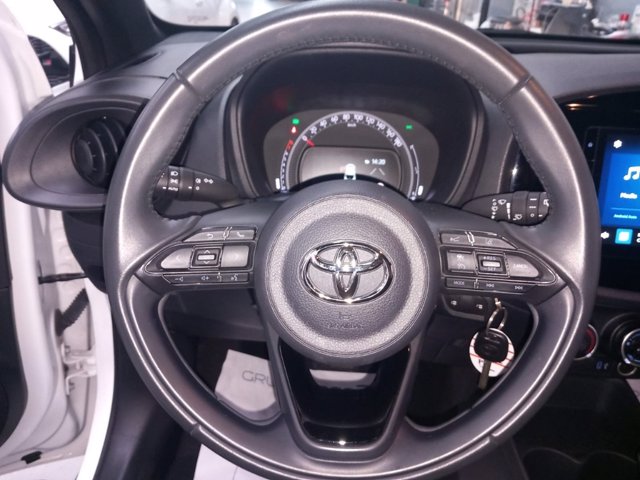 TOYOTA Aygo x 1.0 active 72cv s-cvt